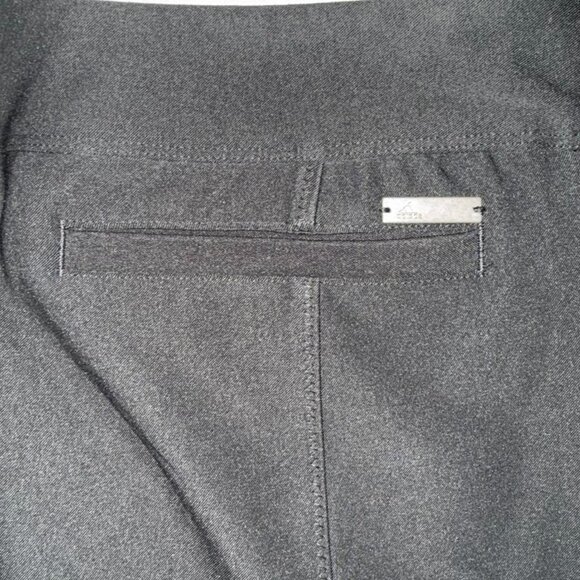 Adidas Women's Ultimate365 Solid Golf Skort. Size Small - Picture 6 of 6